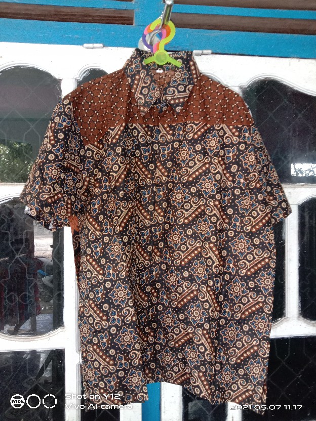 Kemeja Batik Pria Lengan Pendek Motif Daun Jati