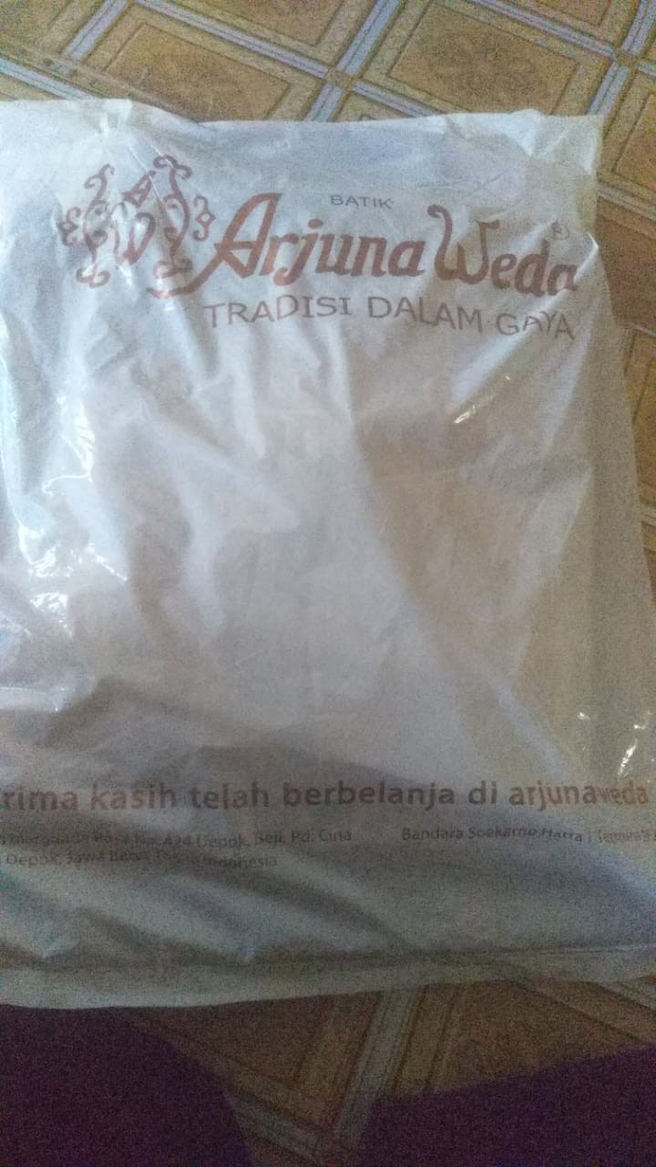 Arjuna Weda Tunik Batik Ceplok Merak