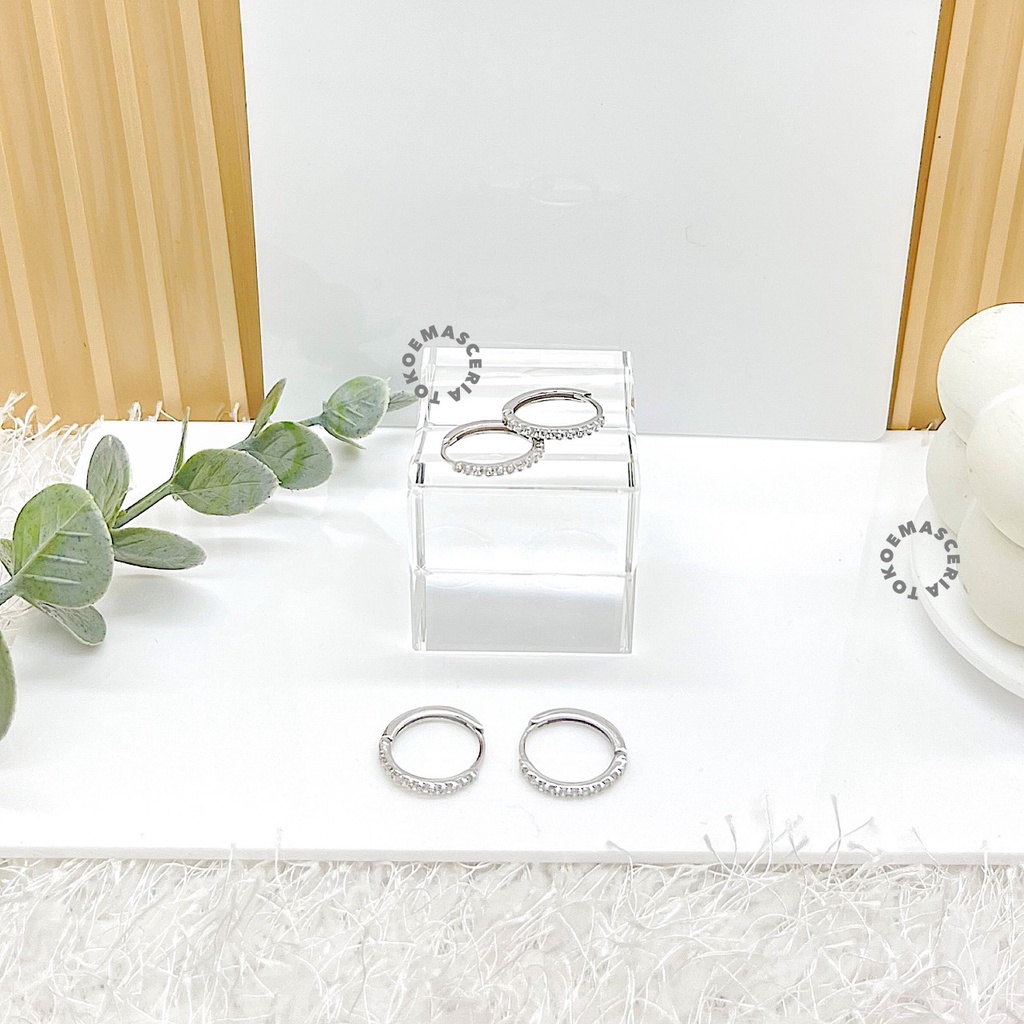 Anting Emas Putih