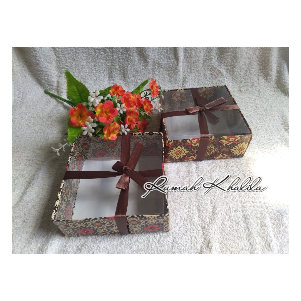 

Tempat Souvenir Kotak Souvenir Kotak Batik Souvenir Besar Plus Tutup Mika 10x10x3 cm Kotak Souvenir Wedding Kotak Souvenir Hajatan Kotak Souvenir Batik Kotak Souvenir Bagus