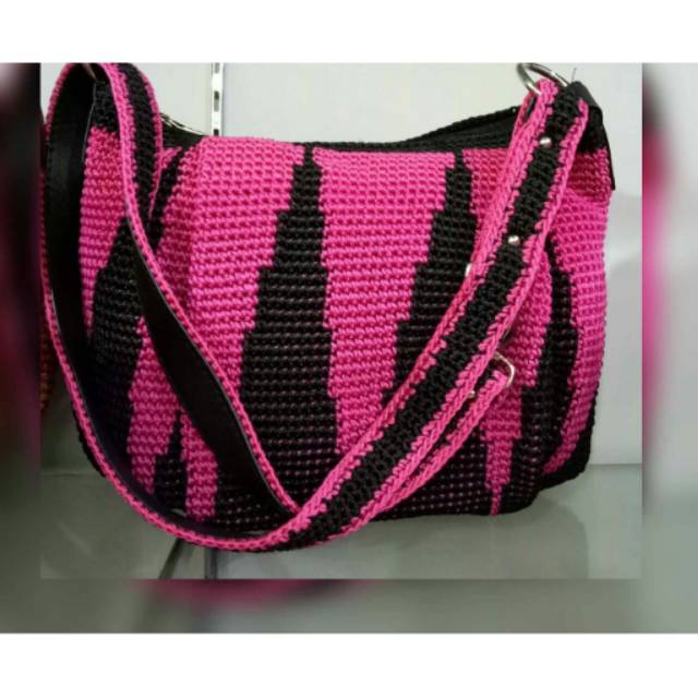 Tas Rajut Wanita Menara Full Nilon Selempang Shoulderbag  Hitam Pink