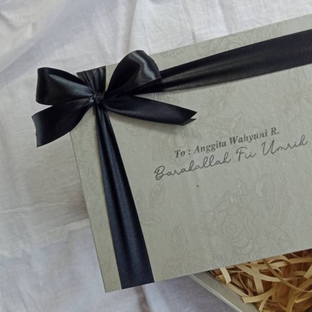 

Kotak kado 22x16x6 || Box kado free custom tulisan