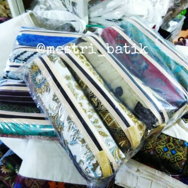 

Dompet tempat pensil batik
