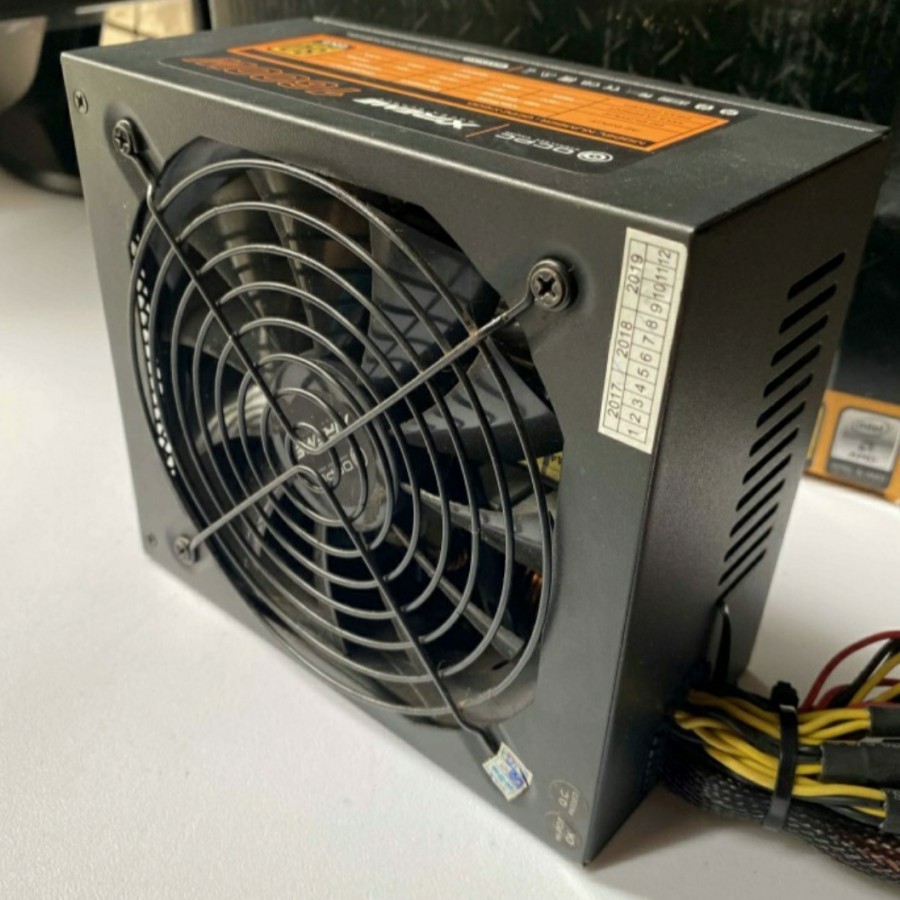 OCPC XTREME 1600W 80+ Gold Efficiency Power Supply