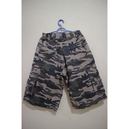 Celana jeans pria hijau army (preloved)