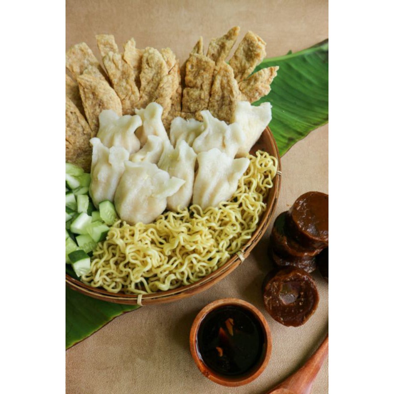 

PAKET MIX A ( 13 Crispy, 10 Adaan, 5 Lenjer, 5 Kapal Selam Mini )