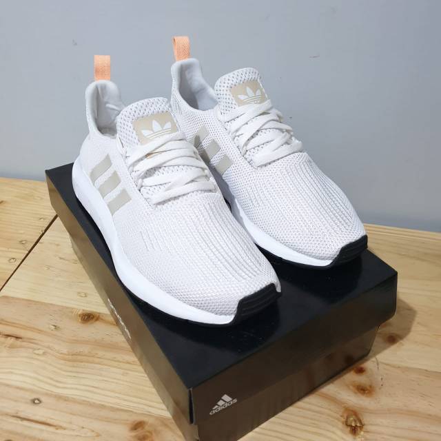 Adidas Swift Run