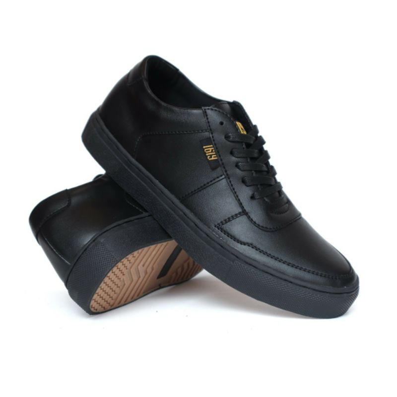 Sepatu Sneakers Pria Casual Hitam Polos Spatu Sneaker Kets Main Kerja Kasual Kulit Faux Original Distro