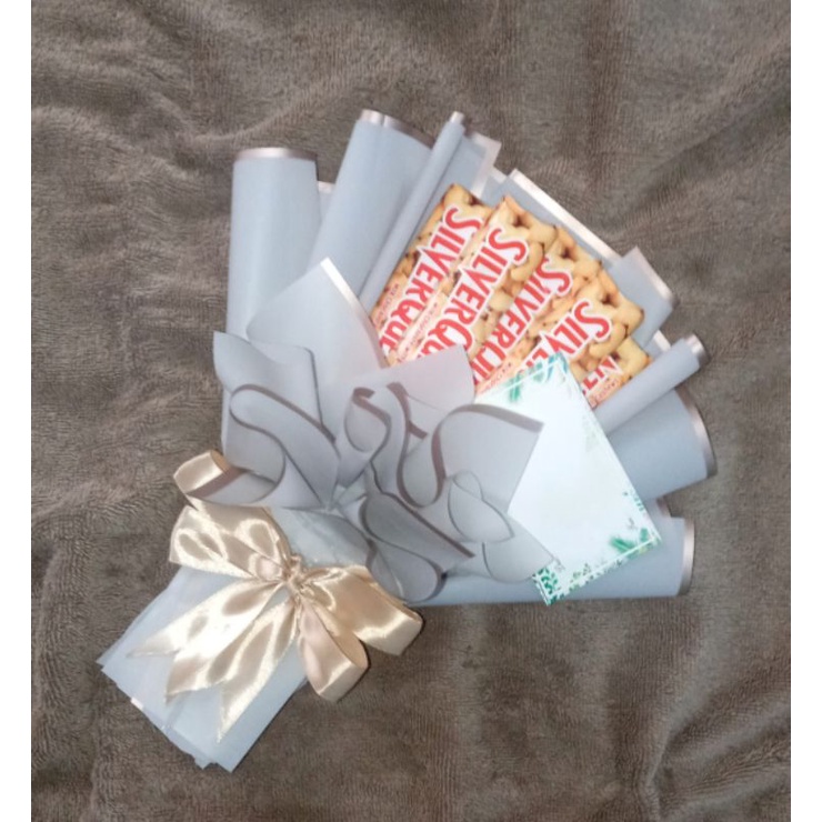 

ready bucket snack/bucket makanan/kado wisuda/kado ulang tahun/kado valentine