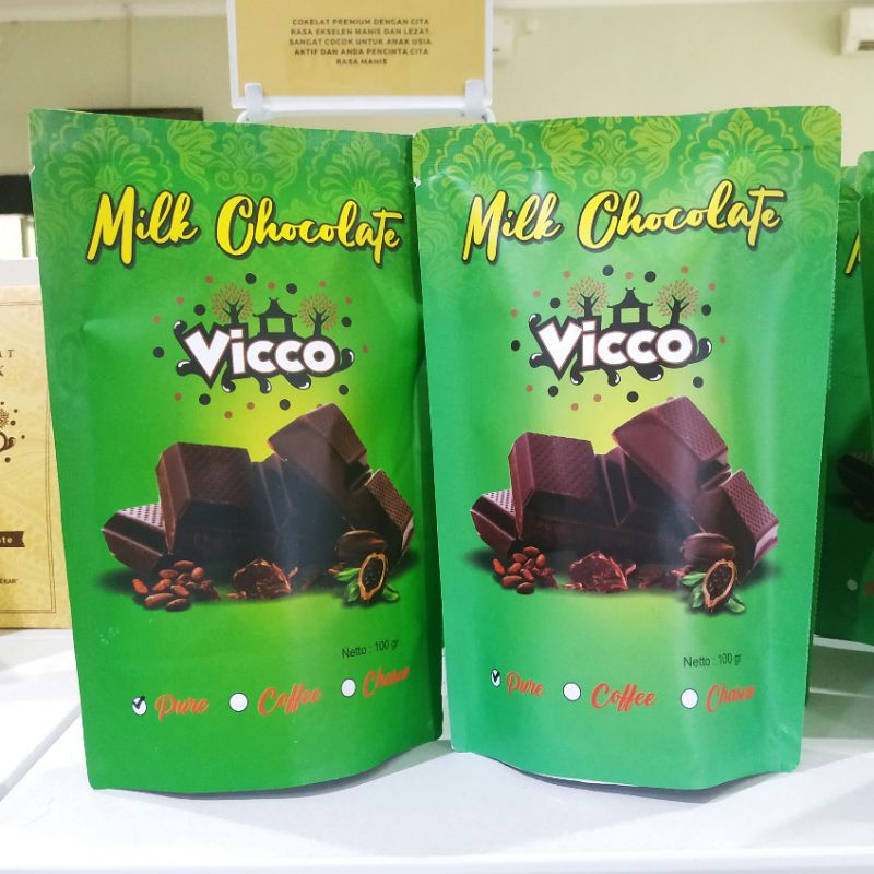 

Vicco Milk Chocolate Pralin 100 gram | Cokelat Vicco Puslit Jember | Kopi Kakao Shop