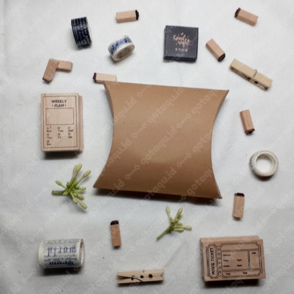 

QOTAQU Pillow Box | Kotak Packaging | Kotak Kado | Hampers Box 16,5 x 15 x 4,3 cm