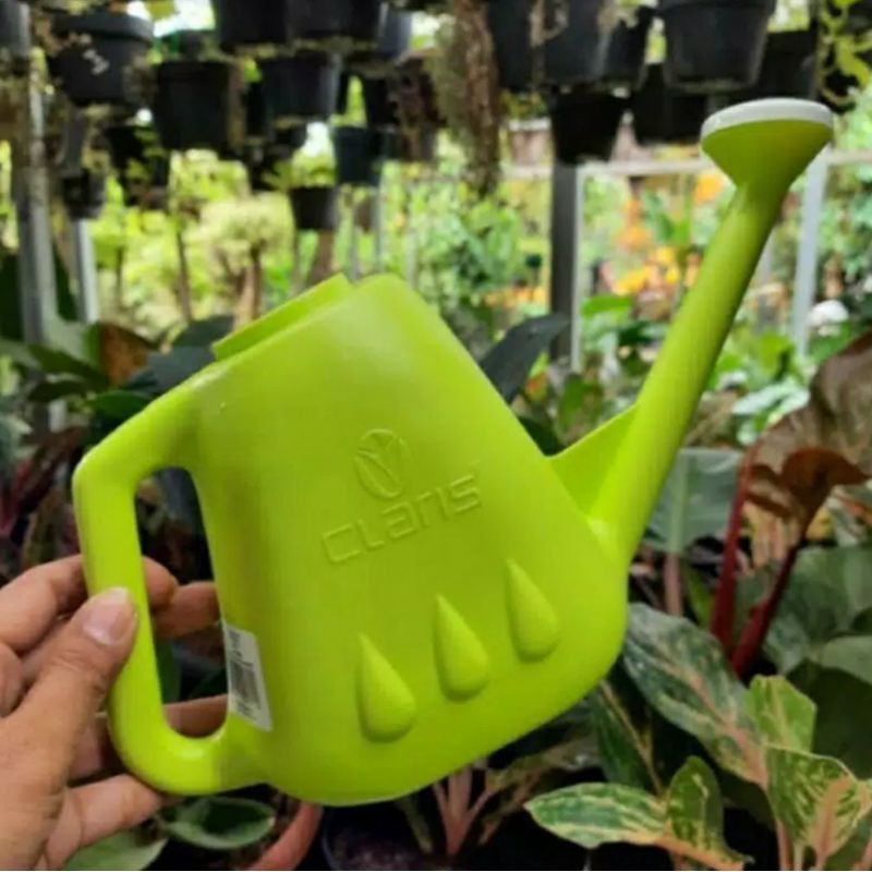 Alat wadah gembor 1.7 / 4 liter ember siram tanaman pot siraman bunga claris gardenia 5955 5953