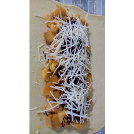 

strudel pisang coklat keju