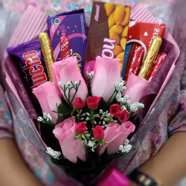 Buket Bunga Coklat Kode 107 Untuk Valentine Ultah Wisuda Dll Shopee Indonesia