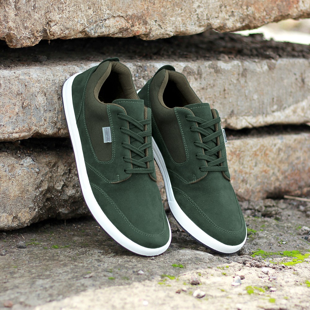 Sepatu Pria Casual Sneakers Kulit Asli Original Suede Leather Tali Keren Kuzatura