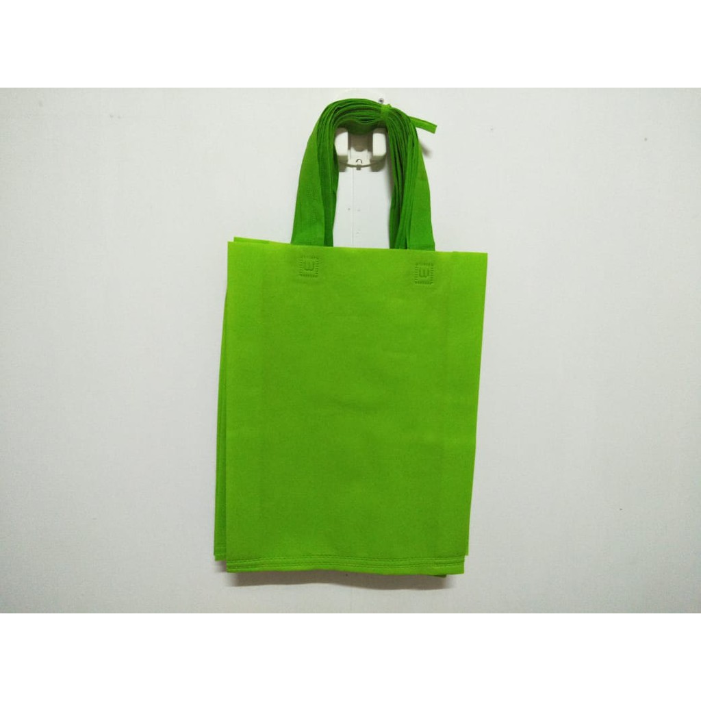 

Tas Spunbond - Goodie Bag Ukuran 30 x 40 (Isi = 1 Lusin)