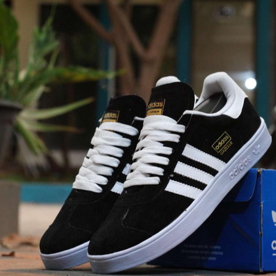 Terbagus.. Wow Sale Up to 50% Adidas Gazelle / Spezial / Samba / Hamburg/Munchen Blue White Premium
