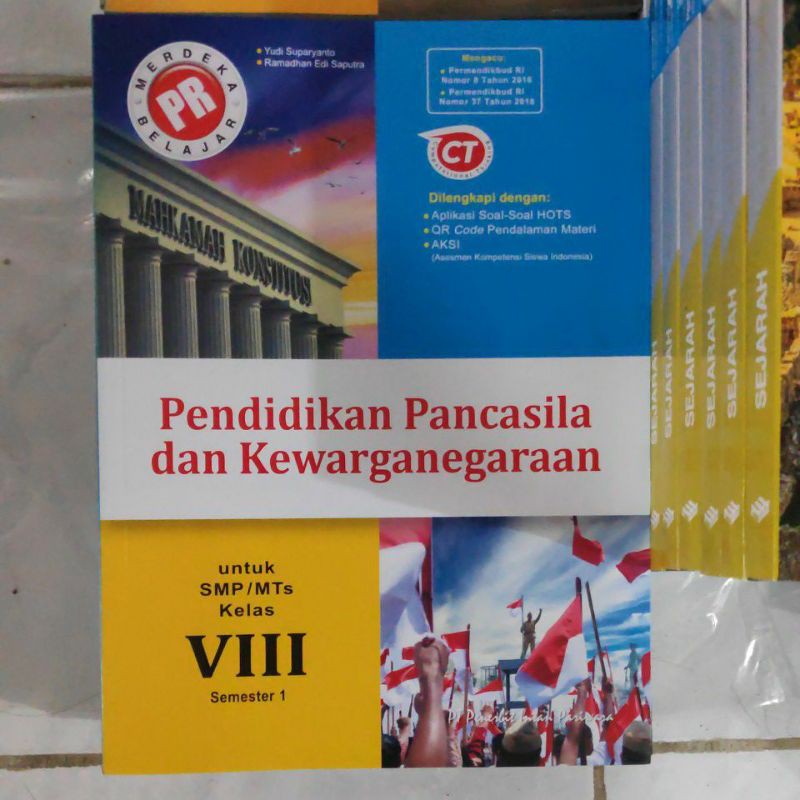 Buku PR PPKN SMP Kelas VIII-8 Semester 1 Terbaru Intan Pariwara