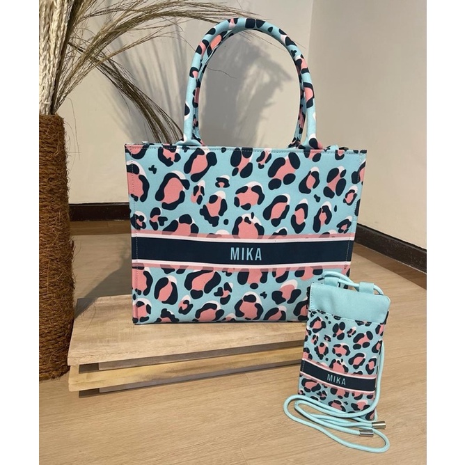 MNK INITIAL + MOBILE BAG LEOPARD | TAS NAMA | TAS CUSTOM | TOEBAG NAMA | TAS KANVAS PRINTINGT