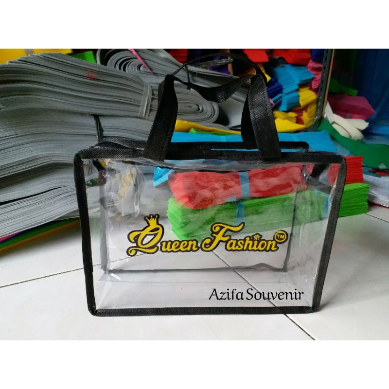 

Tas Mika Bening Sablon / Hampers / Promosi / Souvenir Mika Tebal