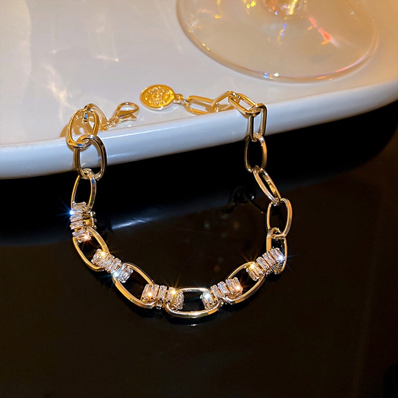 Gelang Rantai Ganda Hias Kristal Kubik Zirconia Bahan Logam Berat Dapat Disesuaikan Untuk Wanita