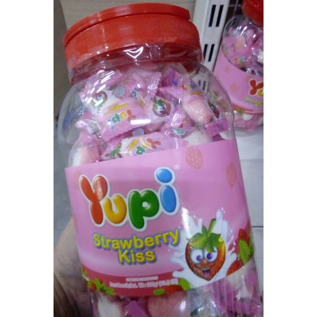 

Yupi toples strawberry kiss