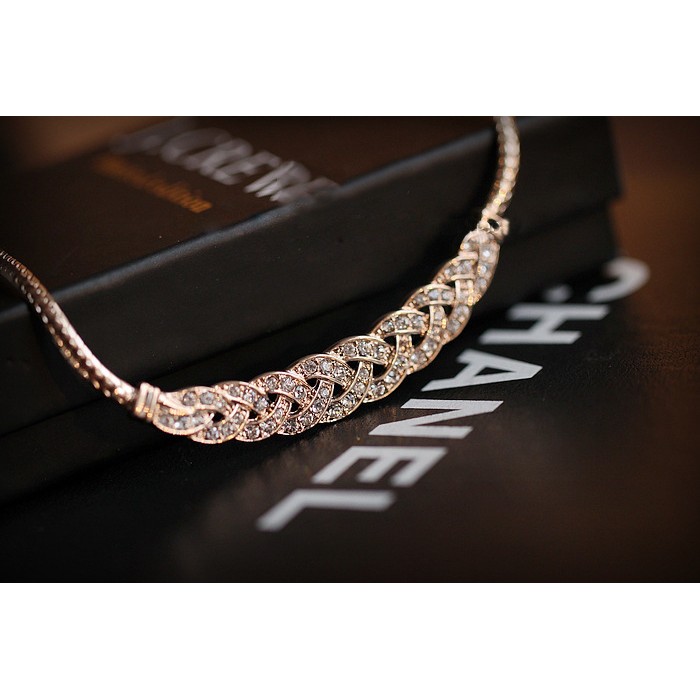 Kalung Wanita Retro Noble Wheat Kalung Pendek Penuh Rantai Sweater Berlian