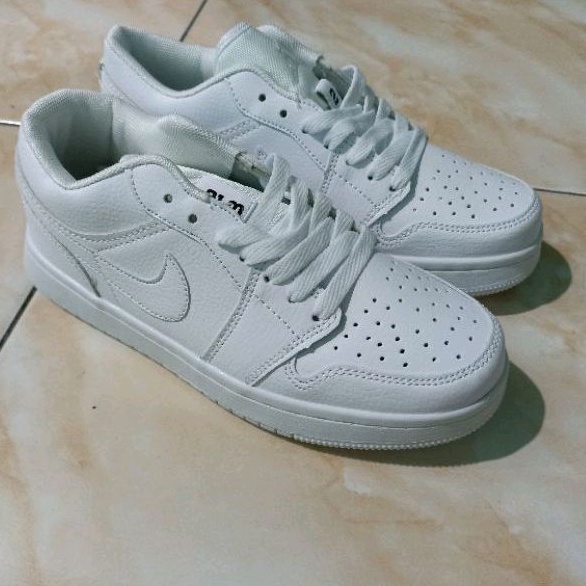 Sepatu Nike Air Jordan 1 Low Triple White Full Putih Import