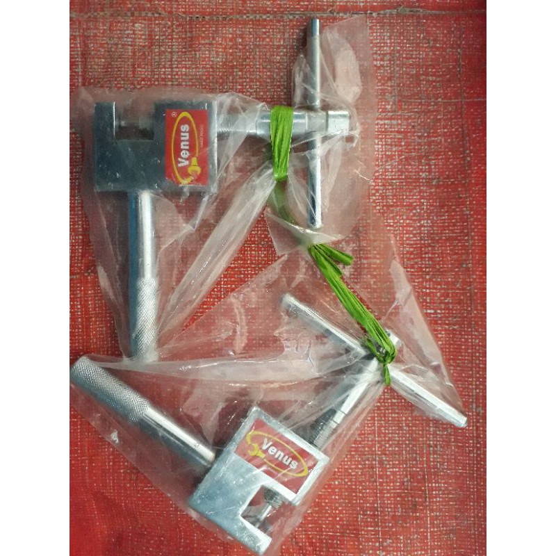 Potong Rantai, Tracker Potong Rantai. Venus