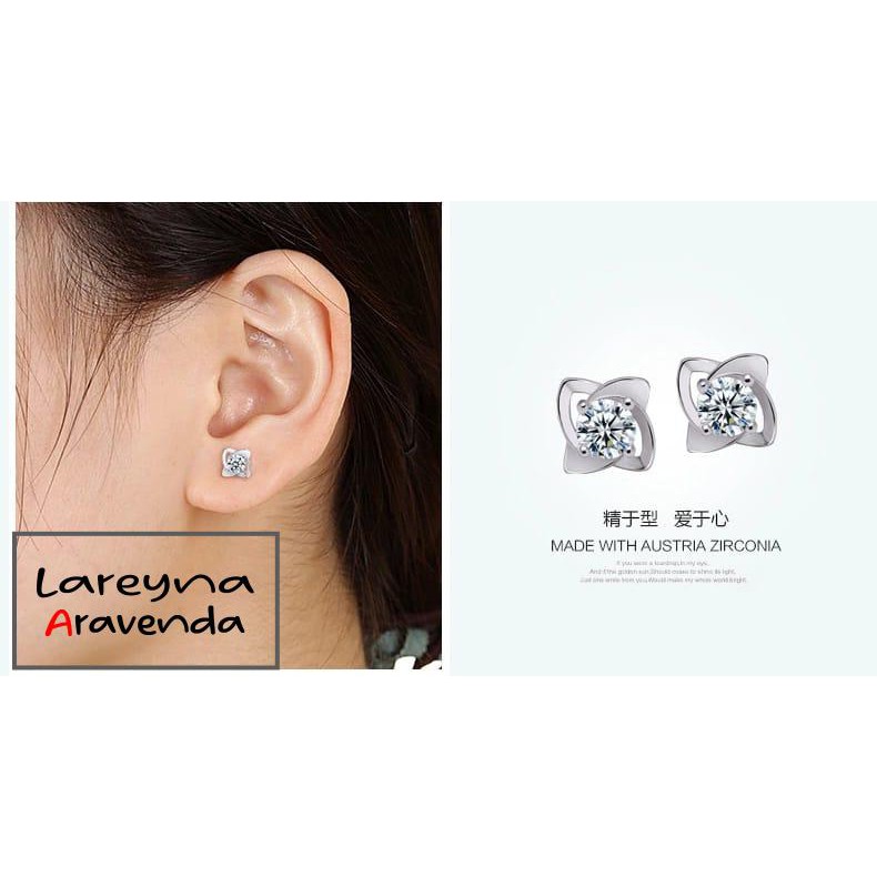 Anting Titanium Wanita Motif Bunga Kristal Crystal Swarovski AT004