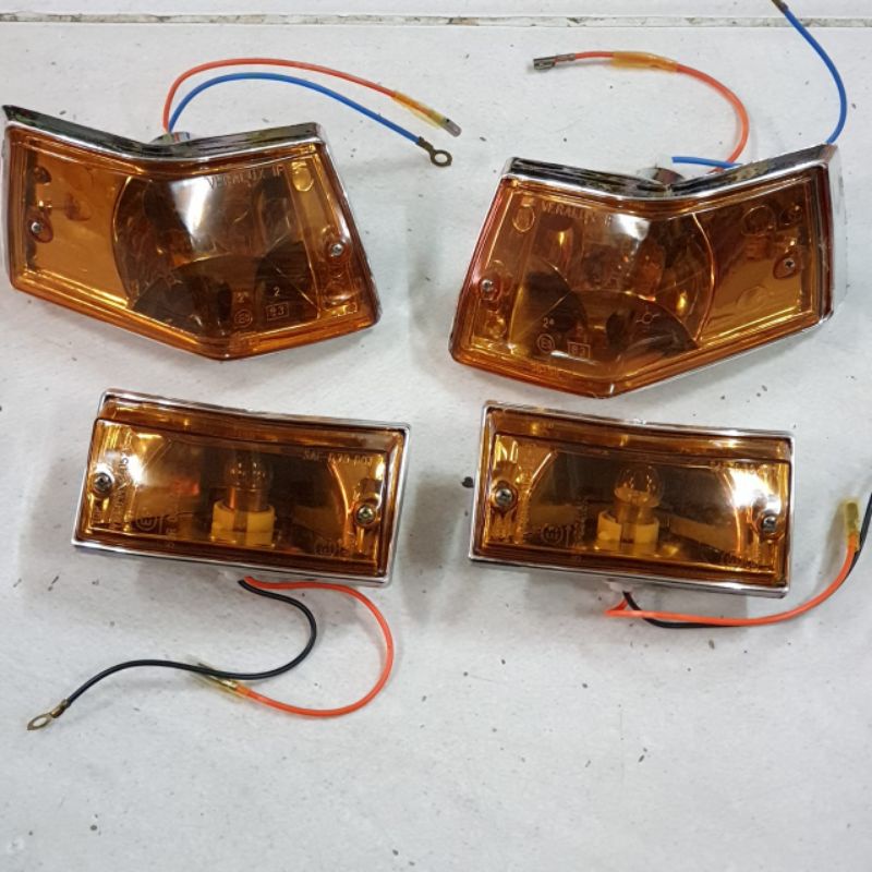 Lampu Sen Assy Vespa PX P150X Model Lexus Kuning Aksesoris Variasi Vespa