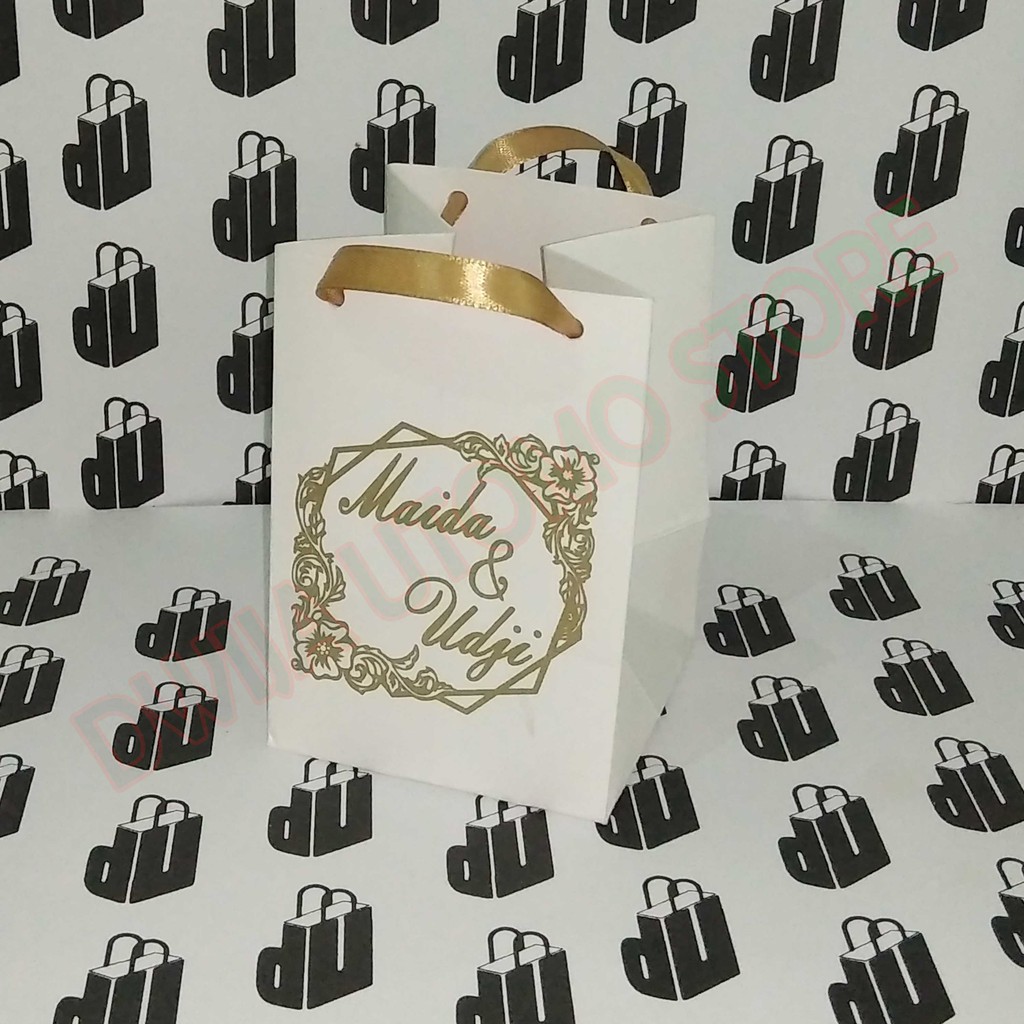 

Paperbag Ivory Sablon, Tas Kertas Ivory Putih Sablon ukuran 9x9x13