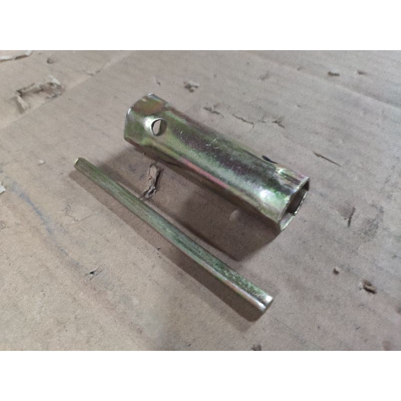 KUNCI BUSI YAMAHA 2 TAK PANJANG 7.9CM