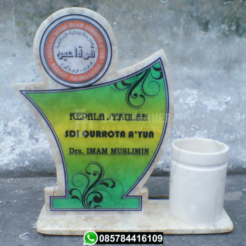 

Souvenir Vandel Custom Papan Nama Pimpinan + Tempat Pulpen Marmer