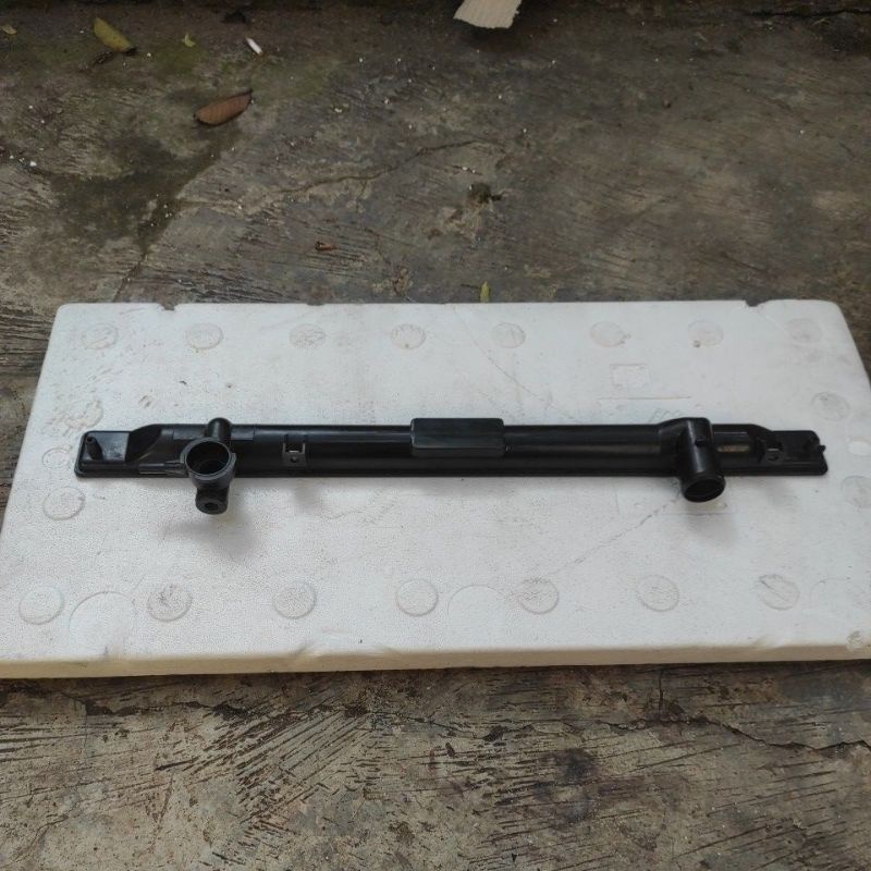 UPPER TANK RADIATOR FORD RANGER/COVER RADIATOR FORD RANGER