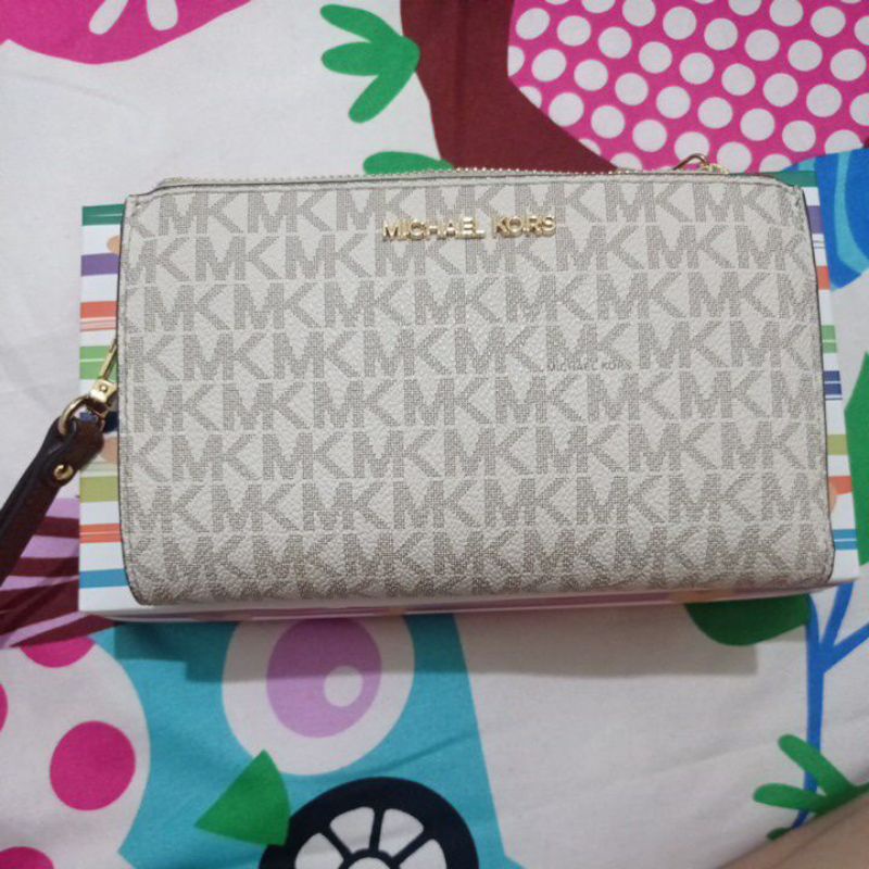 dompet michael kors Double zip wrislet vanilla preloved