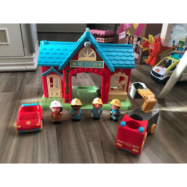 Happyland fire station mainan elc mothercare