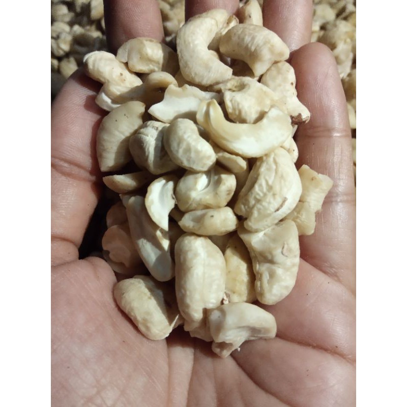

kacang mede menir belah 4