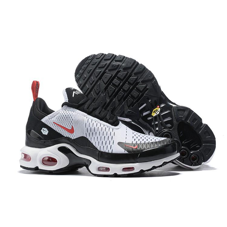  Sepatu  Model Nike  Air  Max  270 TN Plus Warna  Putih  Hitam 