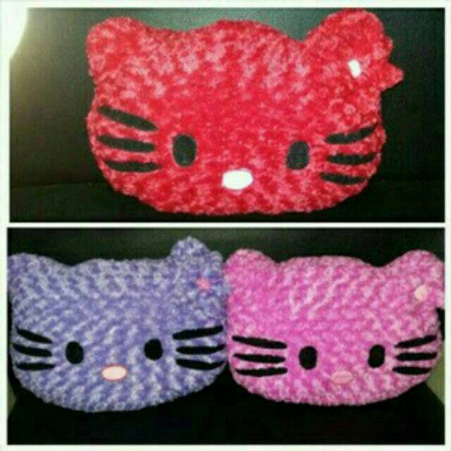 Bantal karakter lucu