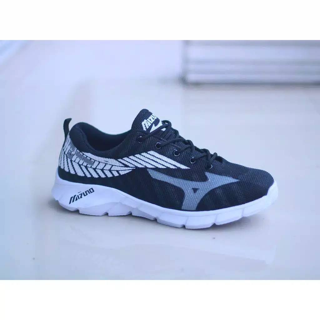 Sepatu Sneakers Pria Mizuno Best Seller Terbaru