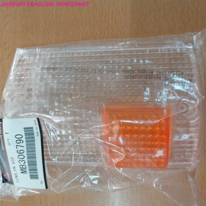 Mika lampu sen Depan Kanan L300 Original Mitsubishi MB306790 Original 100%