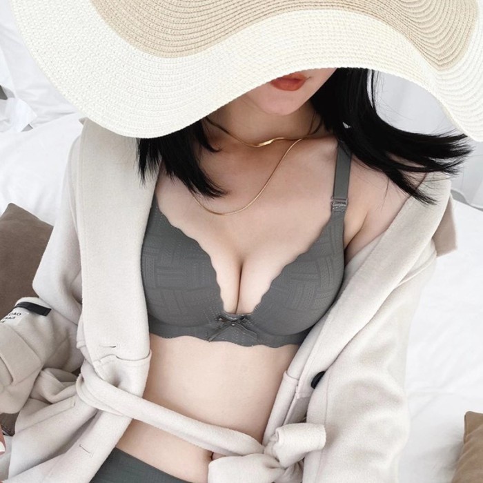 Mulus Wanita Bra One-Piece Nyaman Sexy Bra Pakaian Lucu (Tebal 3cm) - Hijau, 32