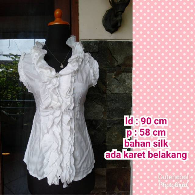 Blouse ruffle putih