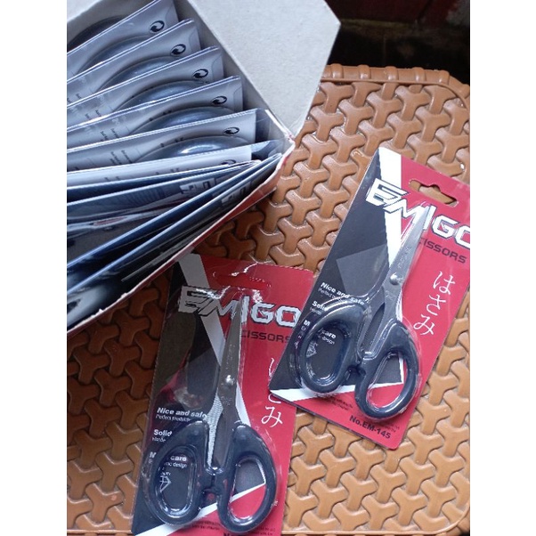 

Gunting kecil 1 pcs