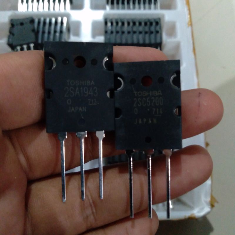 Transistor thosiba 5200 dan 1943 lot 714 original built up spare part TR Final