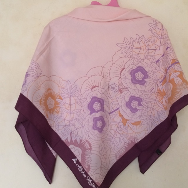 Hijab segiempat adabia