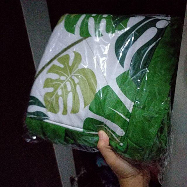 Sarung Bantal Kursi Monstera Hijau