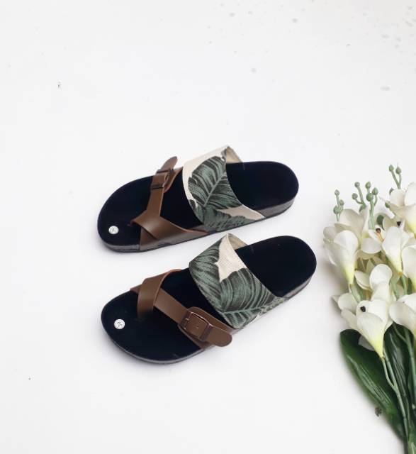 SB ~ SANDAL MOTIF DAUN