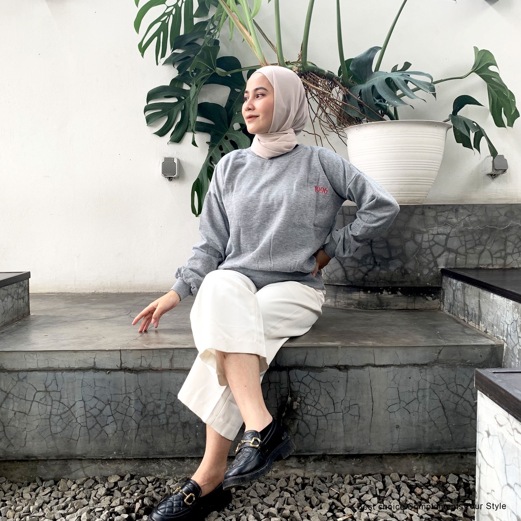 1996 Sweater Crewneck  Wanita Motif Polos by Mahyra